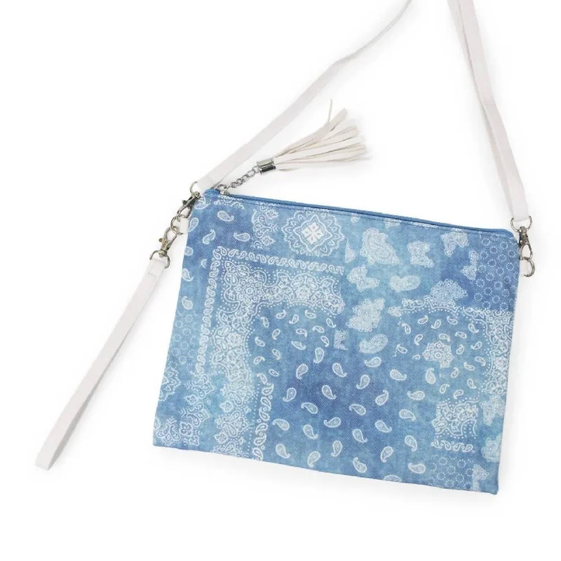 Durable And Cheap Bags Women's Crossbody/wristlet Purse In Light Blue & White Bandana Paisley Print Canvas Everyday Bags, Budget-Friendly Durable And Cheap Bags Women's Crossbody/wristlet Purse In Light Blue & White Bandana Paisley Print Canvas Everyday Bags, Budget-Friendly